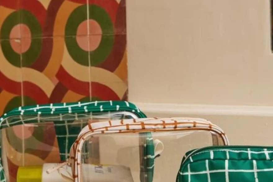 Cheap vs Expensive Cosmetic Bags — Beauty bag material and construction detail