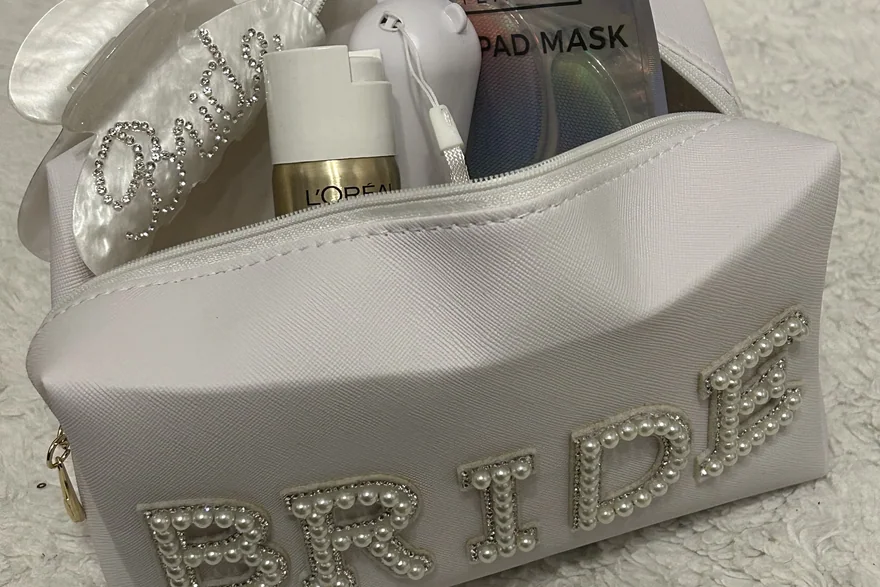 Cosmetic Bag Cleaning Kits — Beauty bag material and construction detail