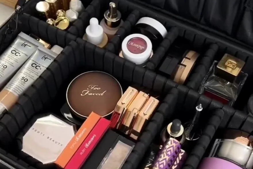 Cosmetic Bags for Seniors — Custom cosmetic bag and makeup bag programme
