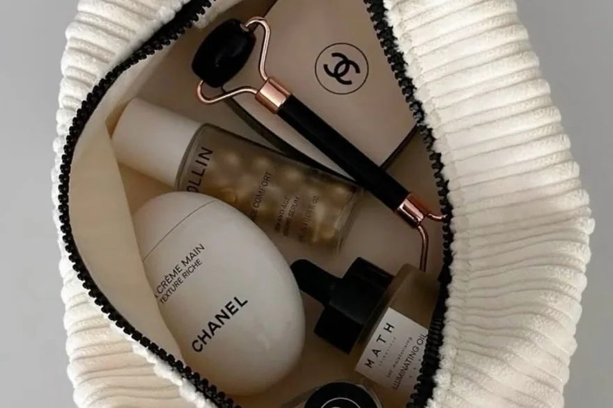 Frequently Asked Questions — Toiletry bag and cosmetic pouch specification
