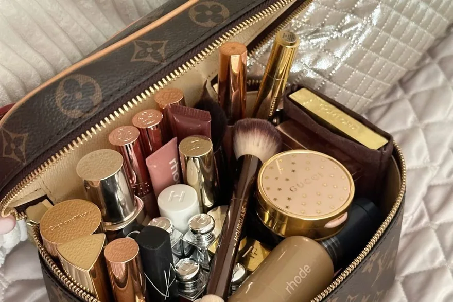 How to Start a Cosmetic Bag Brand — Beauty bag material and construction detail