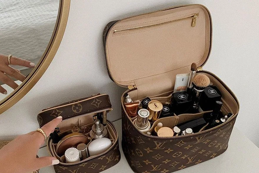 How to Verify a Cosmetic Bag Supplier — Beauty bag material and construction detail