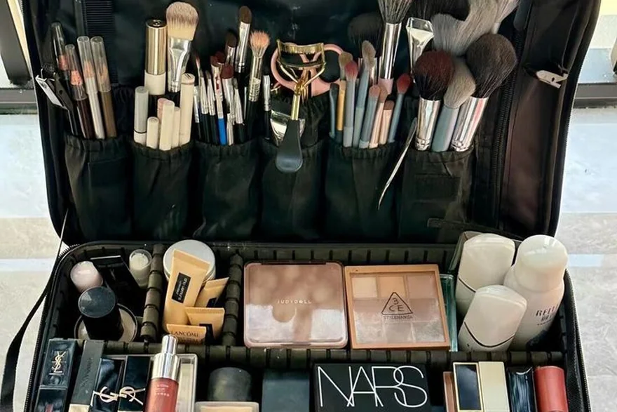 Makeup Bags for Beginners — Custom cosmetic bag and makeup bag programme