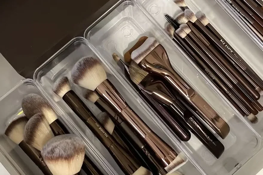 Makeup Brush Bags & Rolls — Bulk cosmetic bag production detail