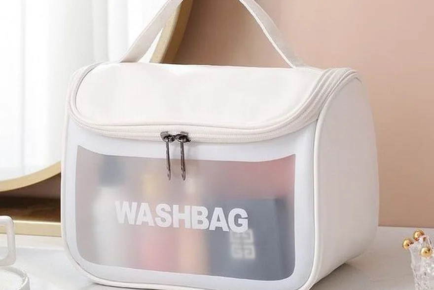 Perfume Travel Cases — Toiletry bag and cosmetic pouch specification