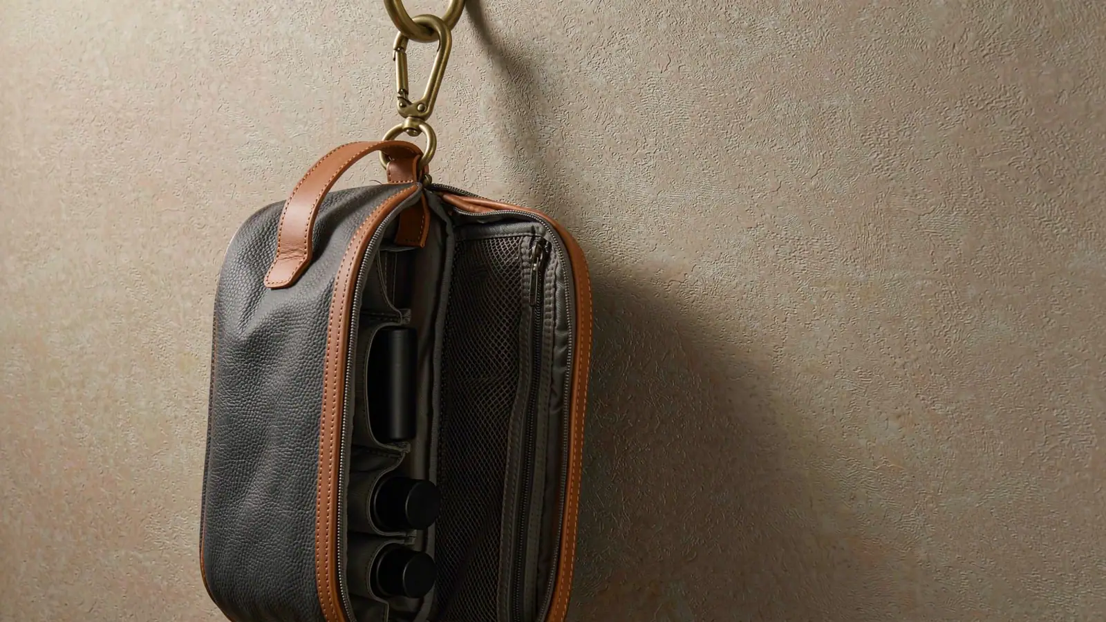 Toiletry Bags Guide — custom cosmetic bag programme hero